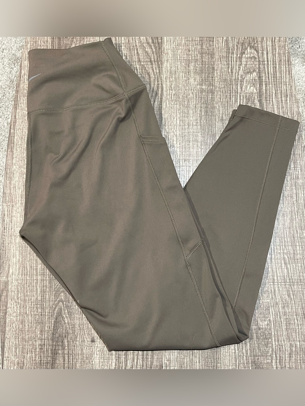 Women’s Nike High Waisted Leggings Size M